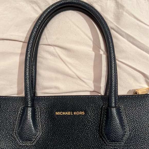 Navy Micheal Kors tote handbag - Picture 10 of 10